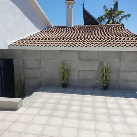 En El Acantilado Villa *